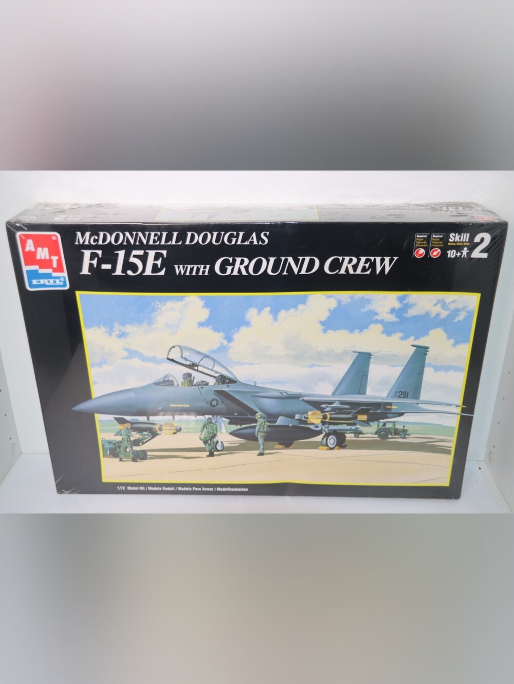 AMT F-15E With Ground Crew 1:72 (New/Factory Sealed)